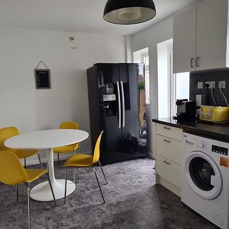 Cosy 3-Bedroom House In Aspley Nottingham Extérieur photo